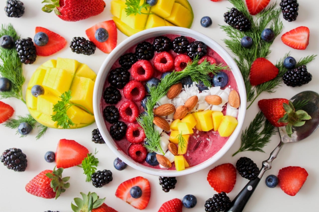 Supercibi: cosa sono e perché abbiamo bisogno di loro? | superfood berries 1024x682 1