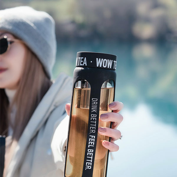 Шише со инфузер за чај – розeво | wow bottle girl 02 600x600 1