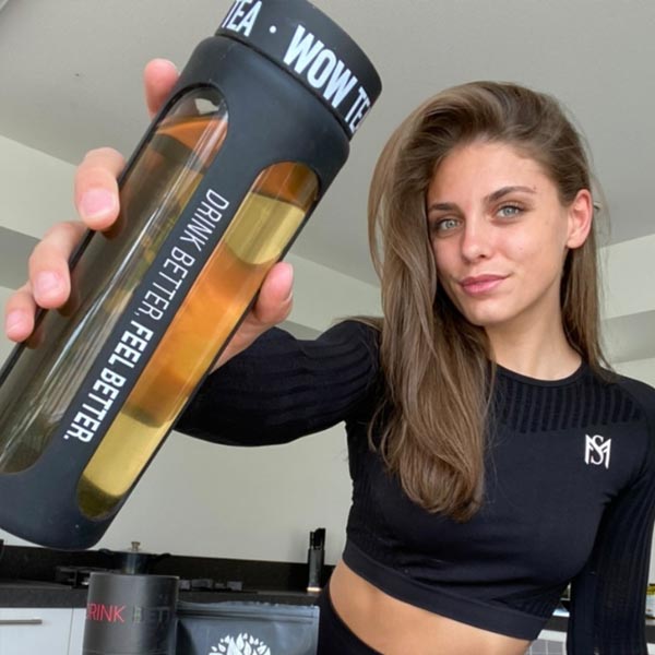 Шише со инфузер за чај – зелено | testimonial black bottle 1